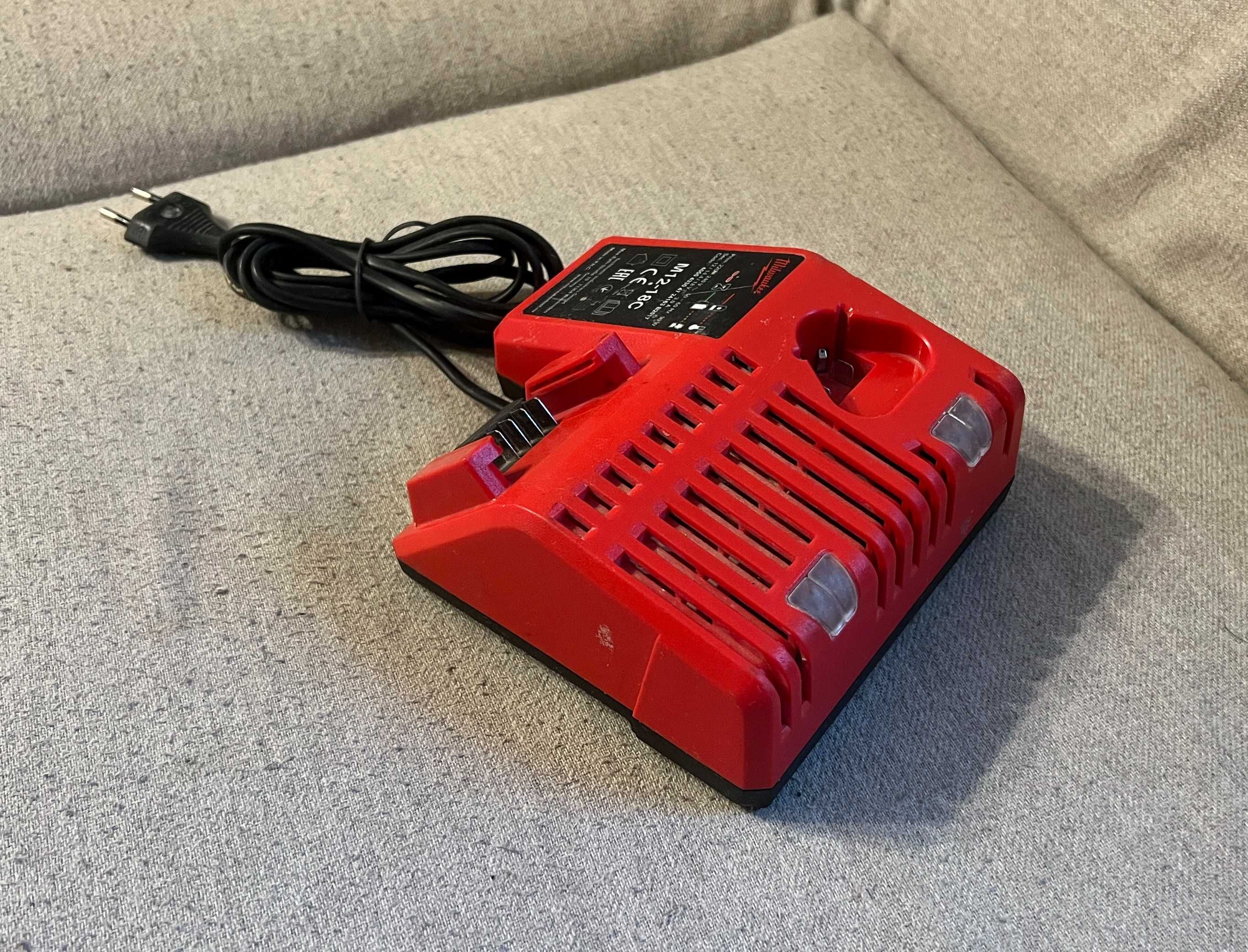 Incarcator de baterii Li-Ion Milwaukee M12-18C 12V 14.4V 18V -original