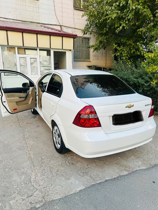 Срочно продается машина Nexia3 avtomat