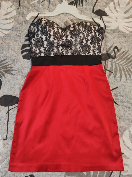 Дамска рокля дантела и сатен