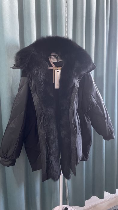 Продаю куртки новые