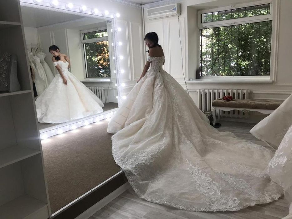 Свадебное платье