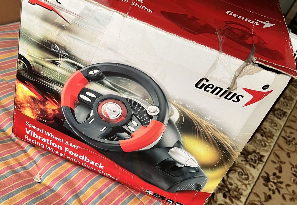 Игровой руль Genius