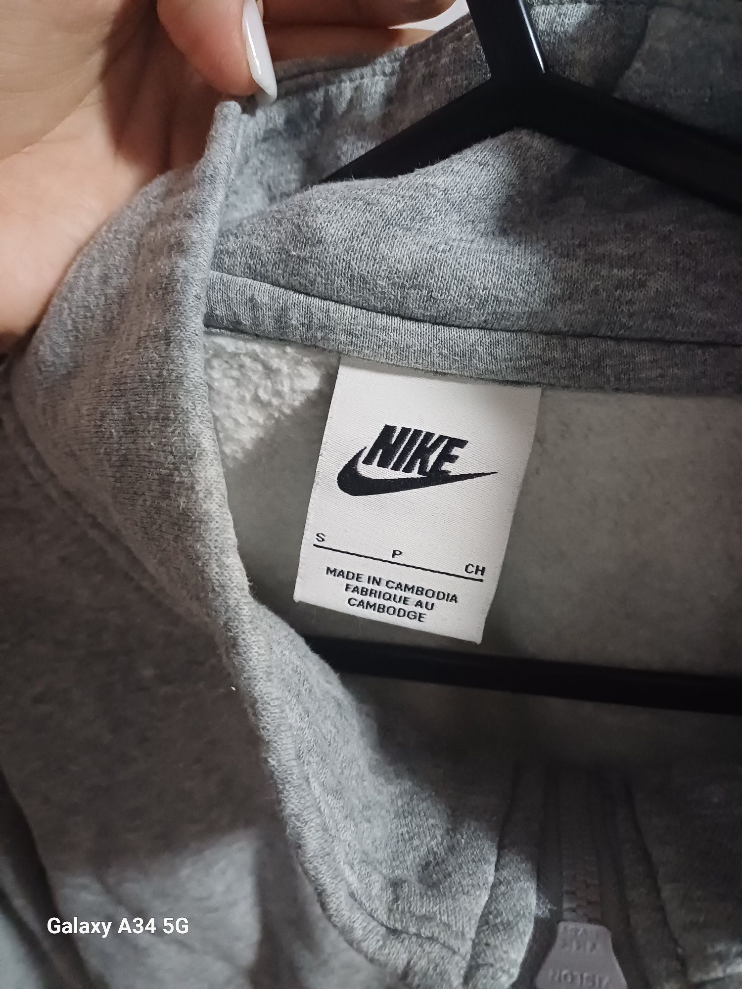 Bluza nike gri , mărimea S