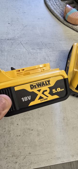 Батерии Dewalt 5 и 6 ah
