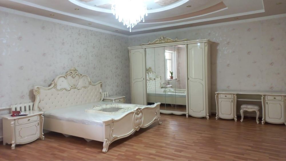 Продам спальный гарнитур