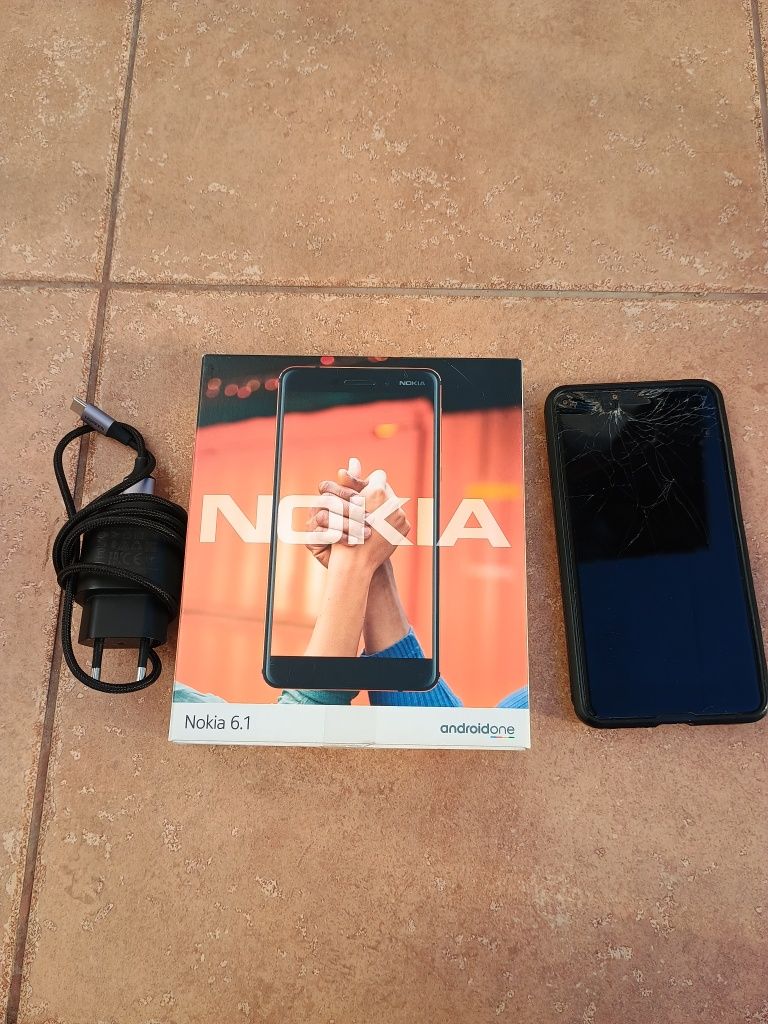 Telefon mobil Nokia 6.1 display spart