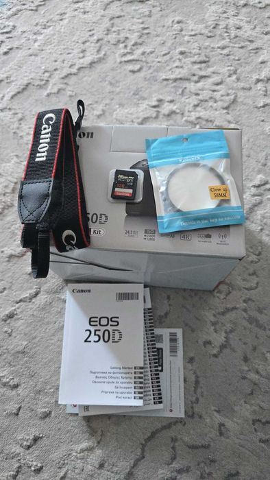 Aparat foto DSLR Canon 250D 24.1 MP, 4k, Wi-fi + Obiectiv 18-50 IS STM