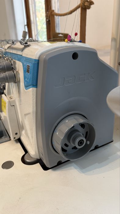 Швейная машинка jack