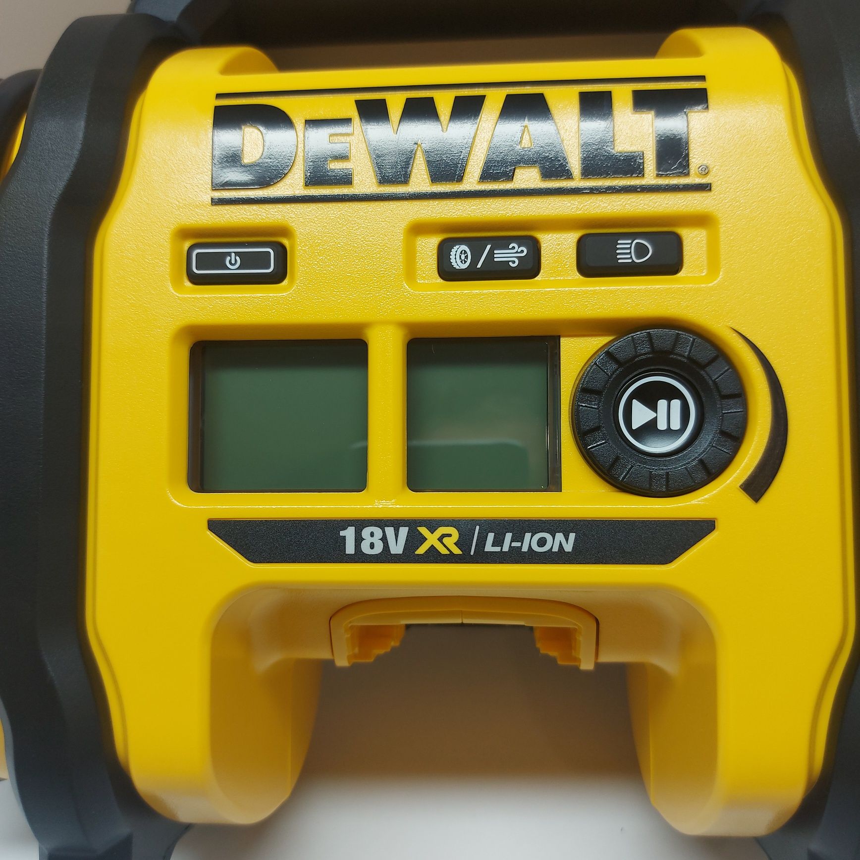 Акумулаторен компресор DeWALT DCC018N