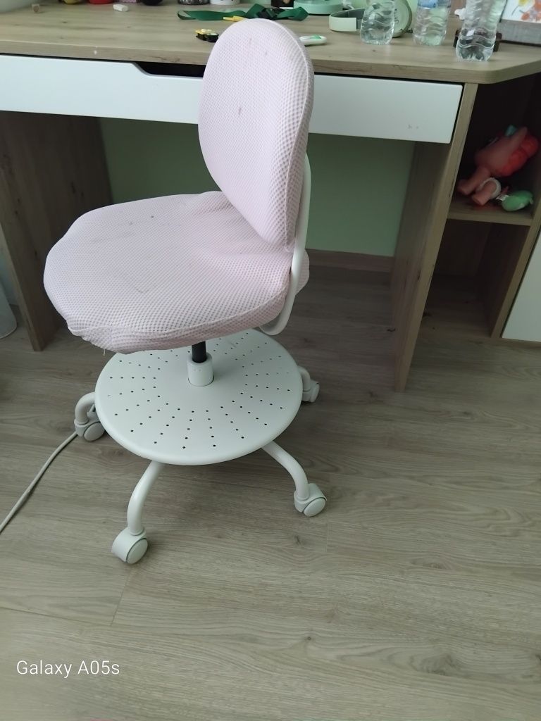 Детски Стол за бюро