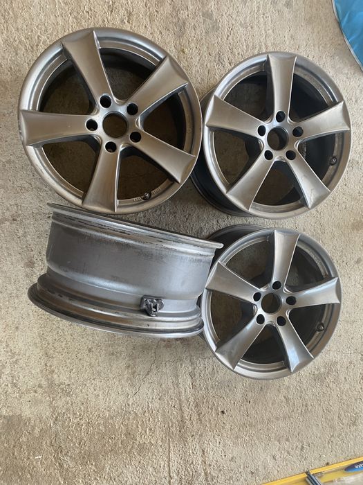 Jante BMW se prezintă in stare buna