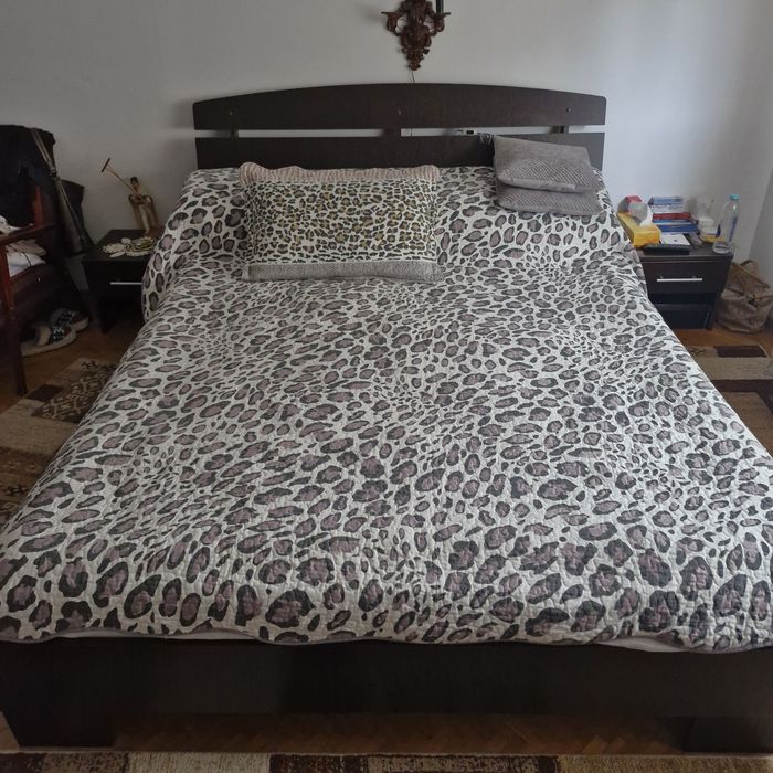 Pat + saltea + 2 noptiere