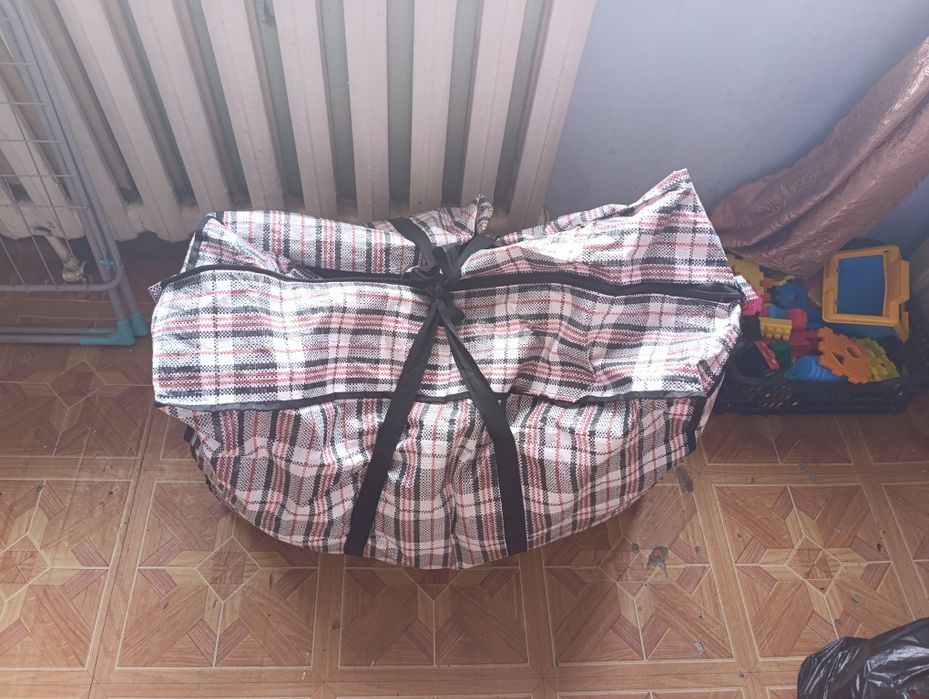 Отдам даром вещи на мальчика