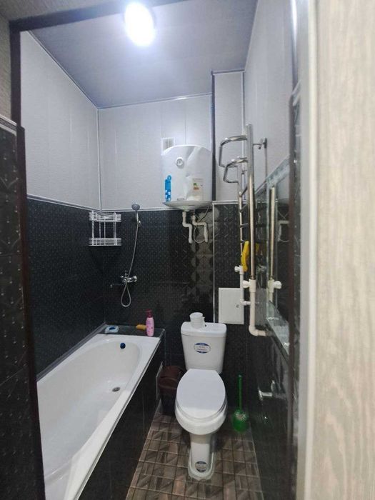 1 хоналик квартира 2 этаж ,кирпичный дом,  5 микр аиша халал