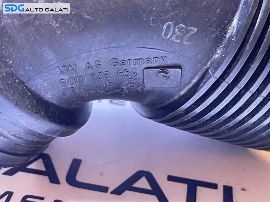 Tub Tubulatura Conducta Admisie Aer VW Passat B8 1.6 TDI 2015 - 2020 Cod 5Q0129654G 5Q0129654 [D0348]