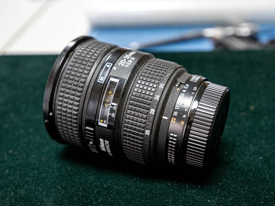 Обектив Никон Nikon Nikkor FX 20-35/2.8D