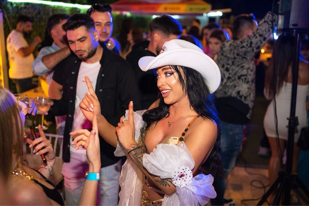 Dansatoare Diamond Bucuresti