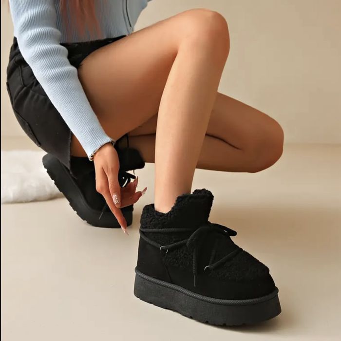 ТОП ПРОДУКТ 36-40 р-р топли черни боти с букле и връзки