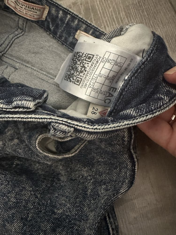 Дънки guess размер 28