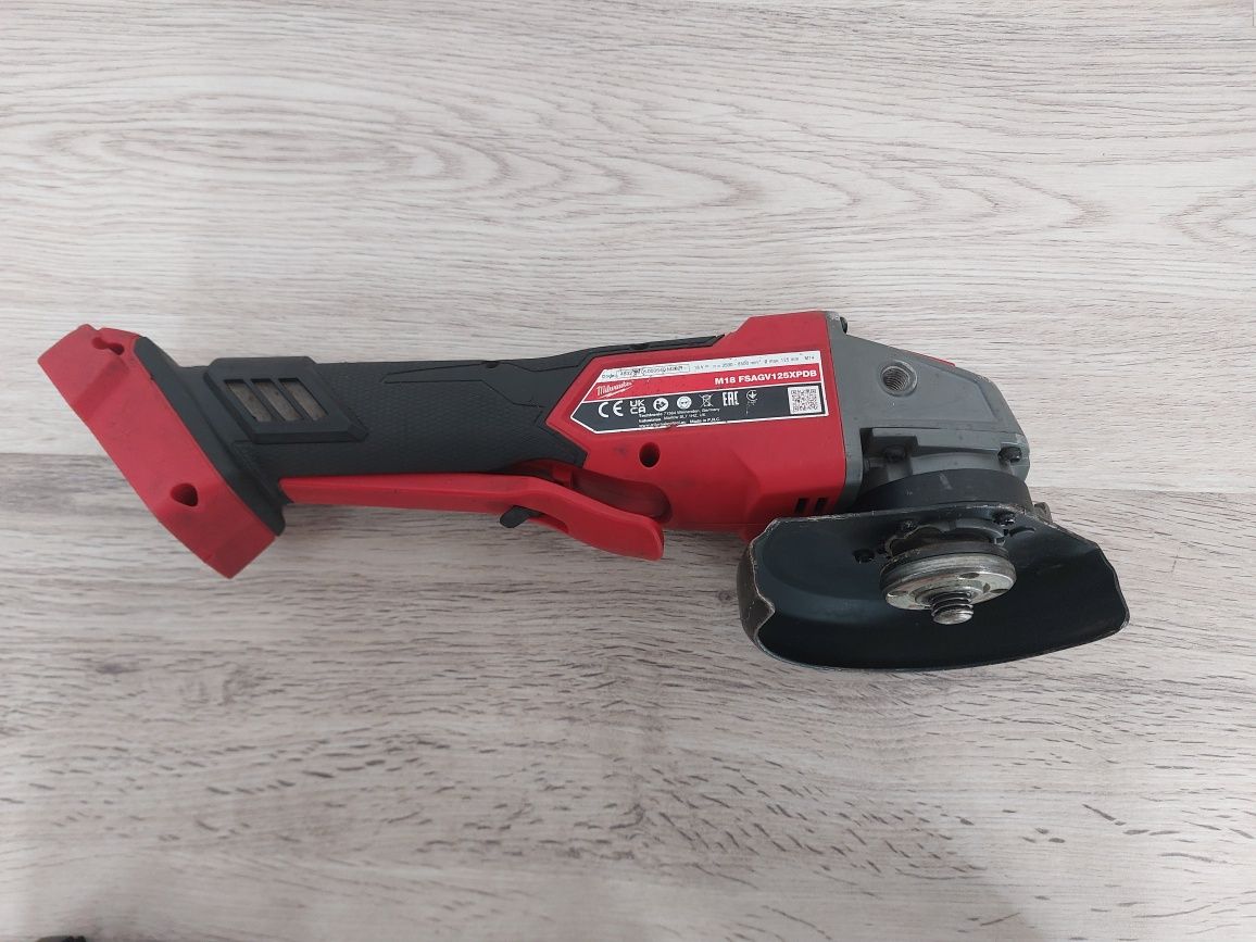 Flex milwaukee M18 FSAGV125XPDB cu variator, reglaj turatie și clapeta