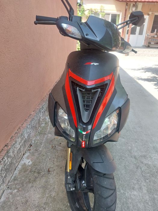 Scuter Aprilia SR