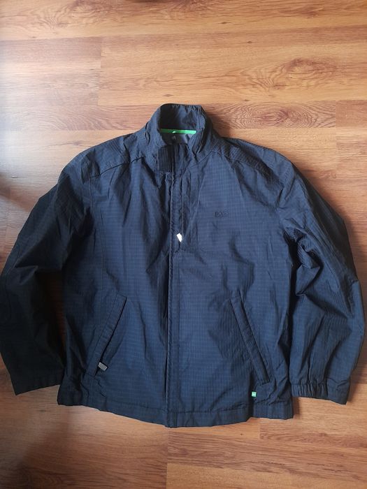 BOSS мъжко яке S размер.