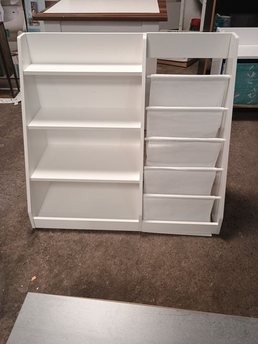 Етажерка за книги/детска