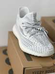Vand yezzy cu  cutie femei/barbati