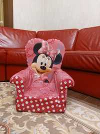 Детское кресло для девочки Мини-Маус