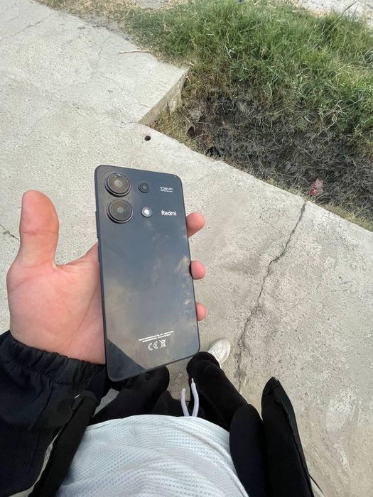 Redmi not 13  orqa kamera singan ishlatganda xalaqit bermaydi