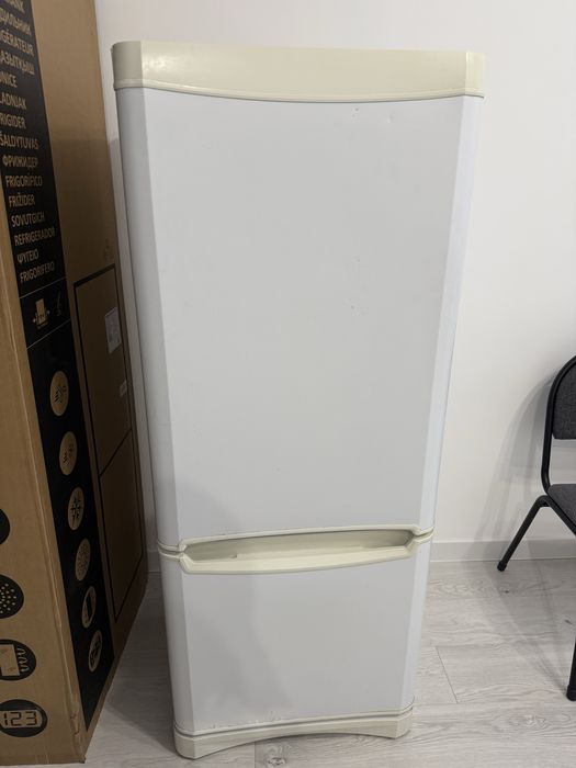 Продам холодильник