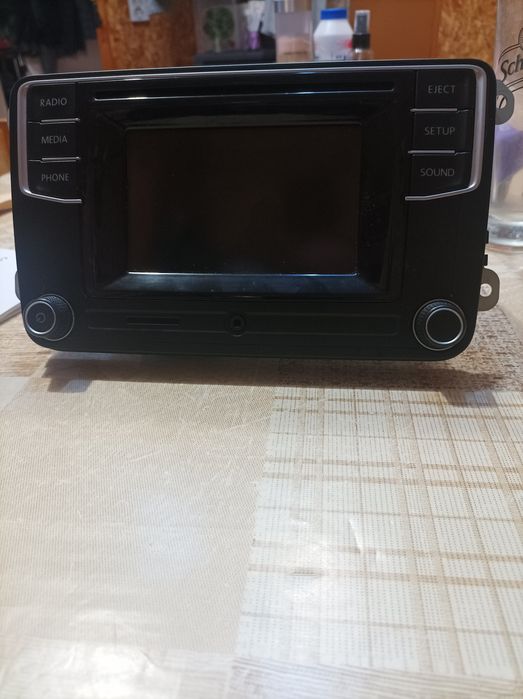 Продавам оригинална мултимедия за VW.