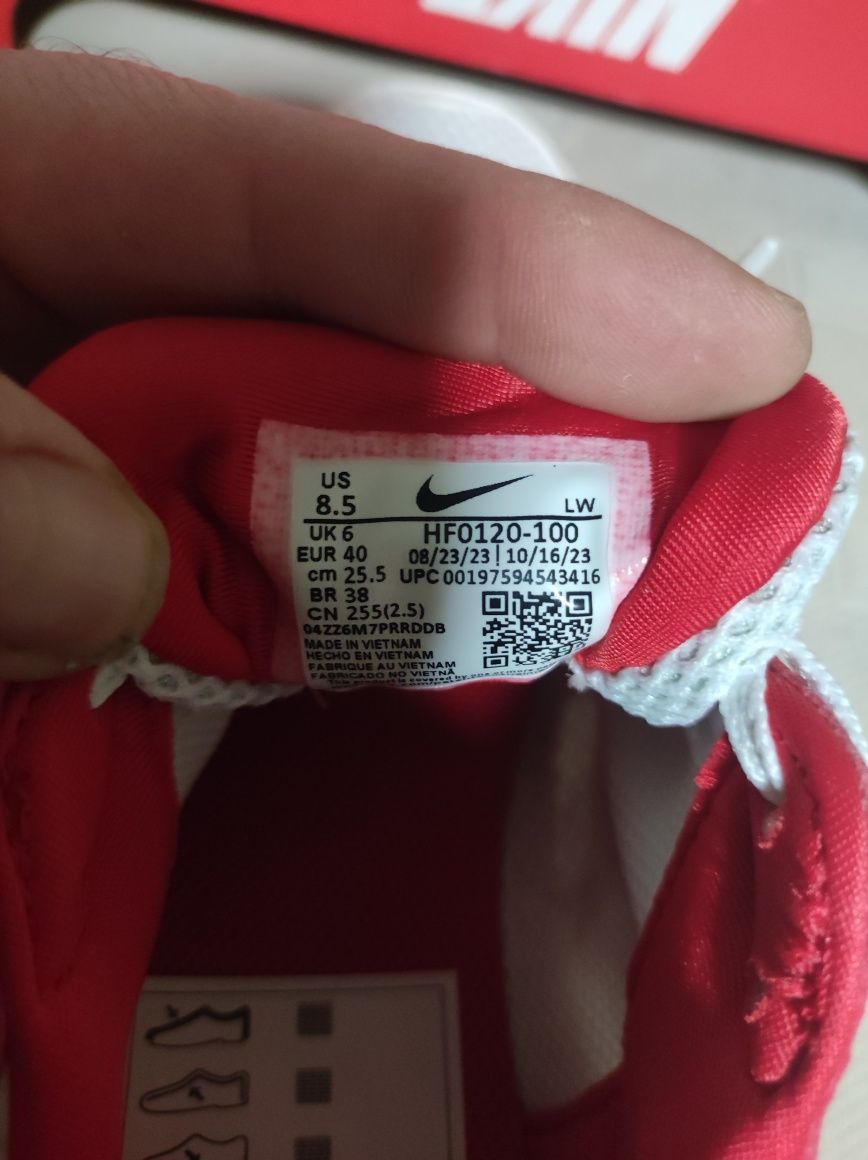 Nike маратонки чисто нови