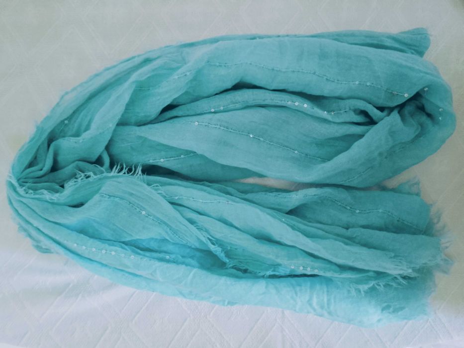 Дамски тънки шалове