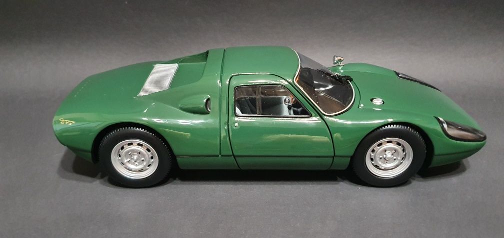 1:18 Porsche 904 GTS "Minichamps"