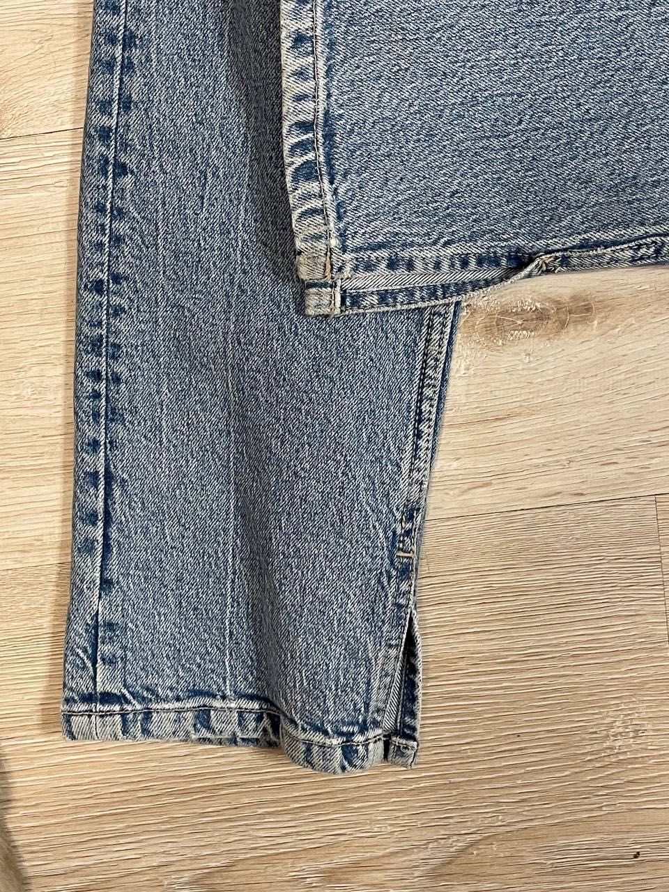 Zara дънки 28 с малки цепки от вътрешната страна