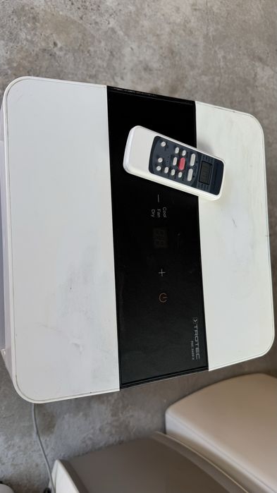 Dezumidificator Trotek , extrage umezeala, capacitate 30 litri pe zi