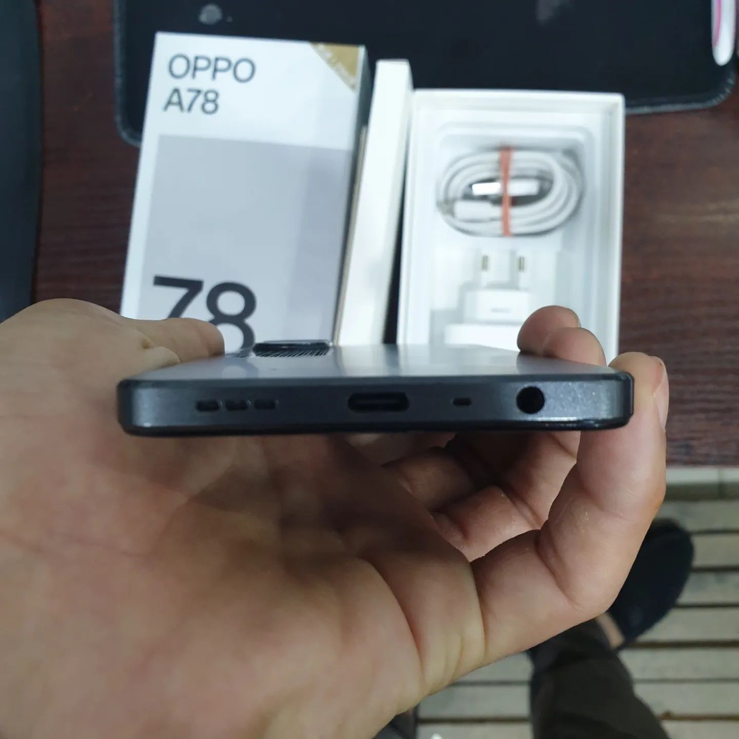 OPPO A78 xotrasi 8+4.256gb karopka dak ful srochne sotiladi