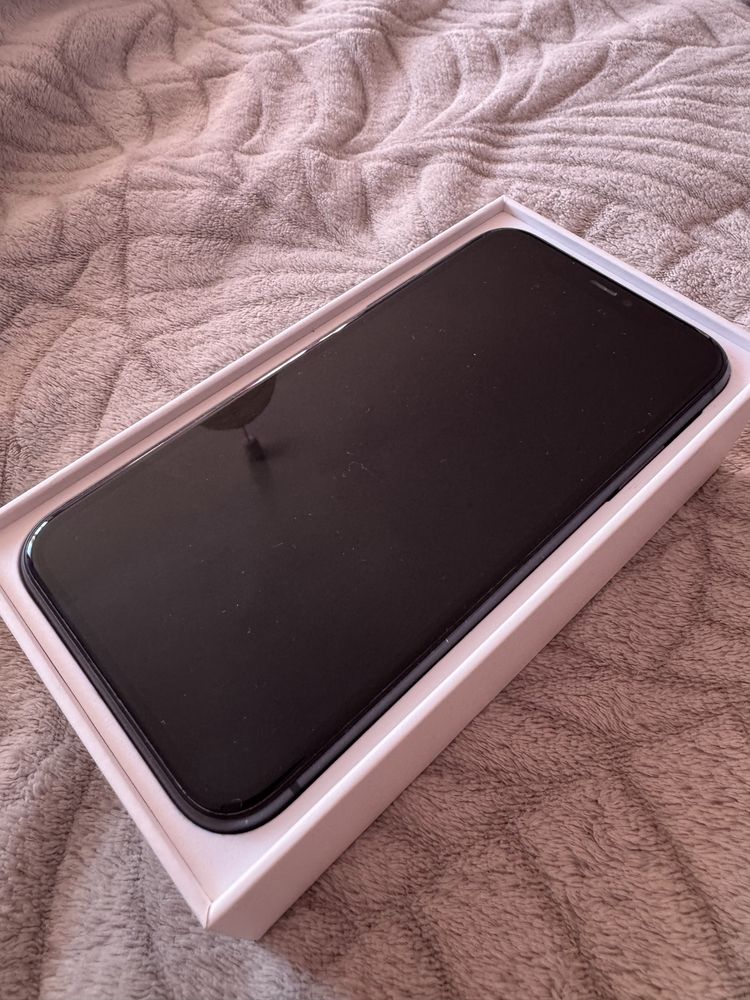 Iphone 11 ; 64GB, запазен