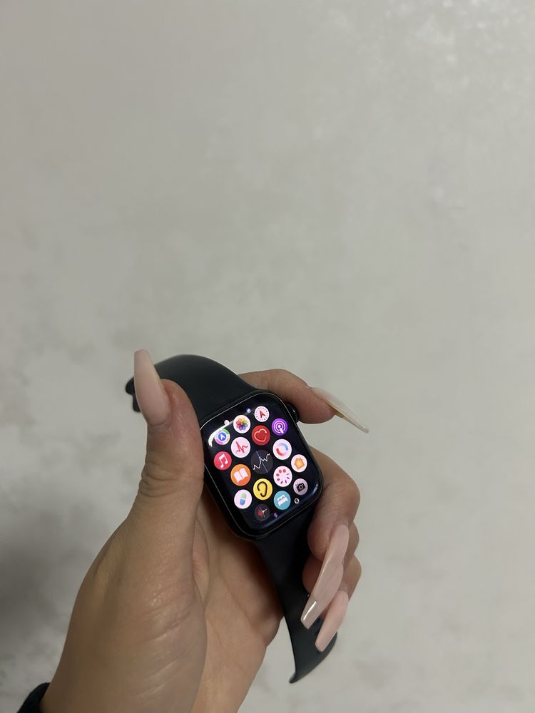 Продаю Apple Watch 8