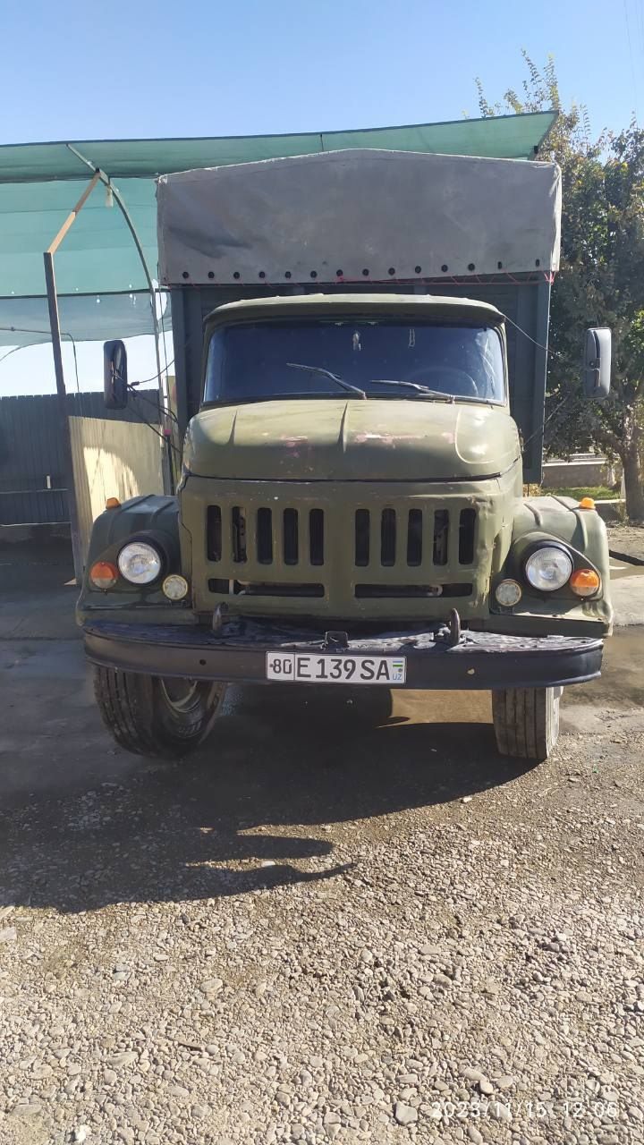 Tez va arzon Zil 130 yuk mashinasi sotiladi.