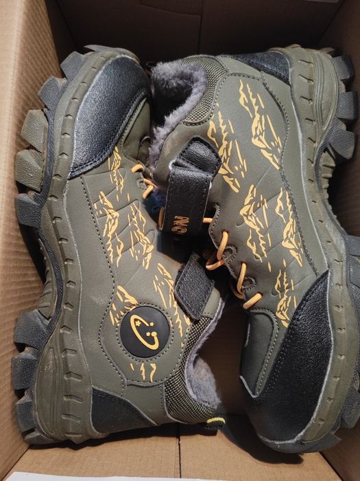 Продам мужские зимние ботинки