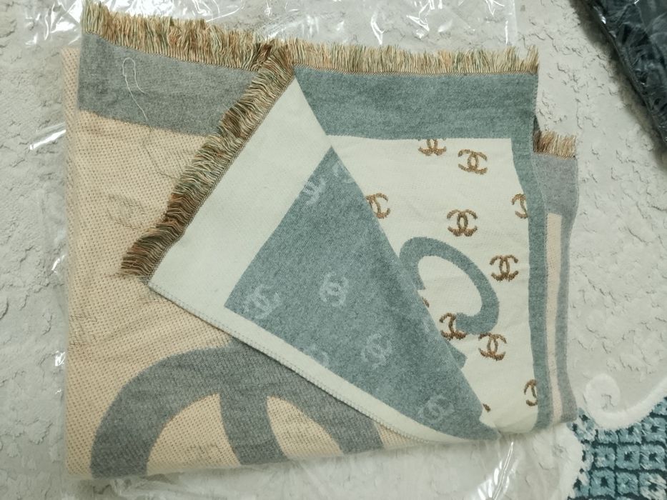 Продам шарф палантин