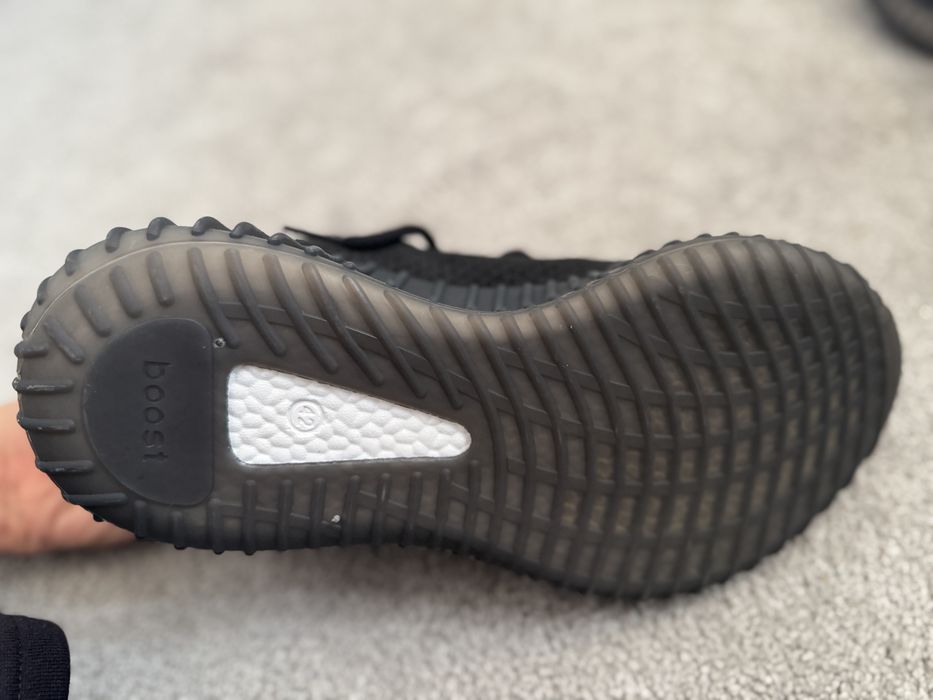 Vand yezzy negri noi marimea 42 negri