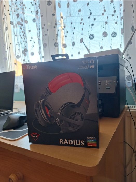 New unused sealed XTrust headset with built in microphone