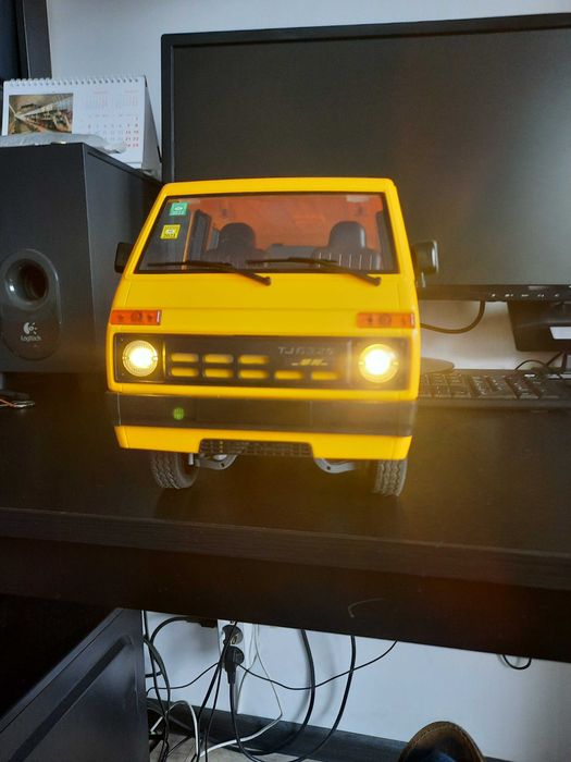 masina 1/10 Wpl d-42 4x2 nefolosit 30 cm L si camioneta D12