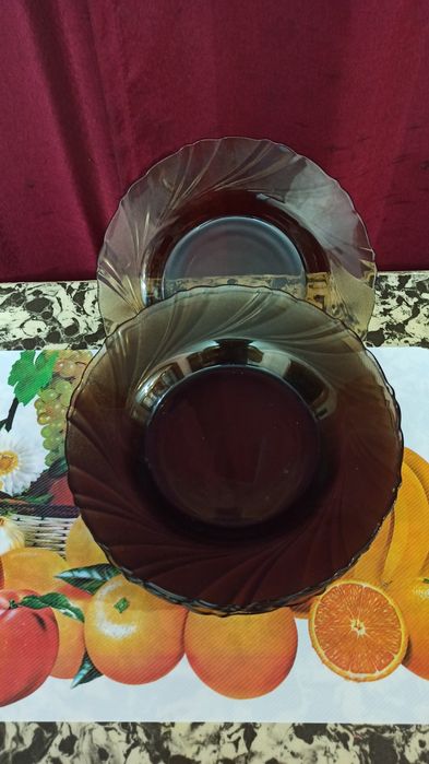 Продам тарелки десертные.