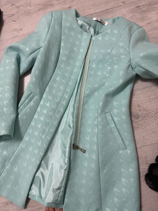 Плащ  берюзового цвета размер 40/42