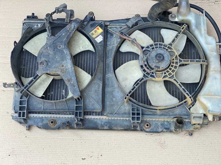 радиатор Хонда Стрим, Цивик 1.7см, 1.6см  привозные в наличии