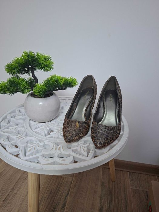 Pantofi eleganți de vânzare – perfecți pentru ocazii speciale!